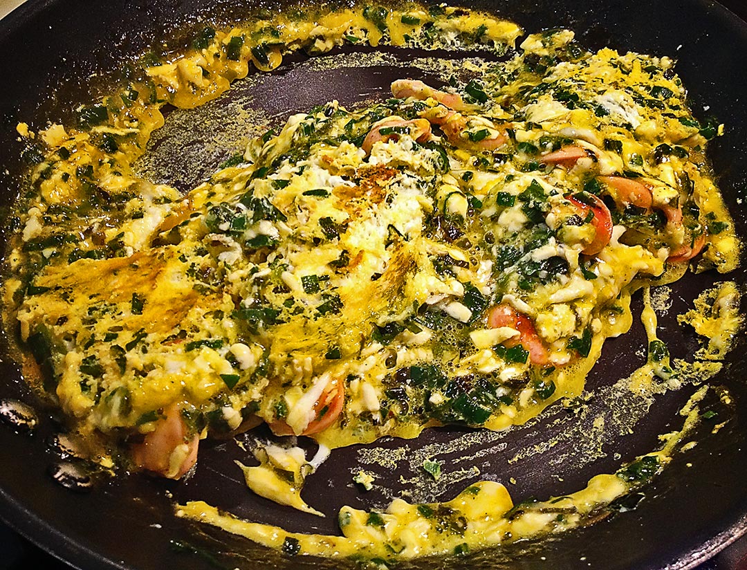 Reteta de omleta cu crenvursti si branza